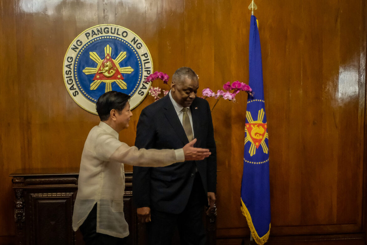 Us Secures Deal On Philippines Bases To Complete Arc Around China