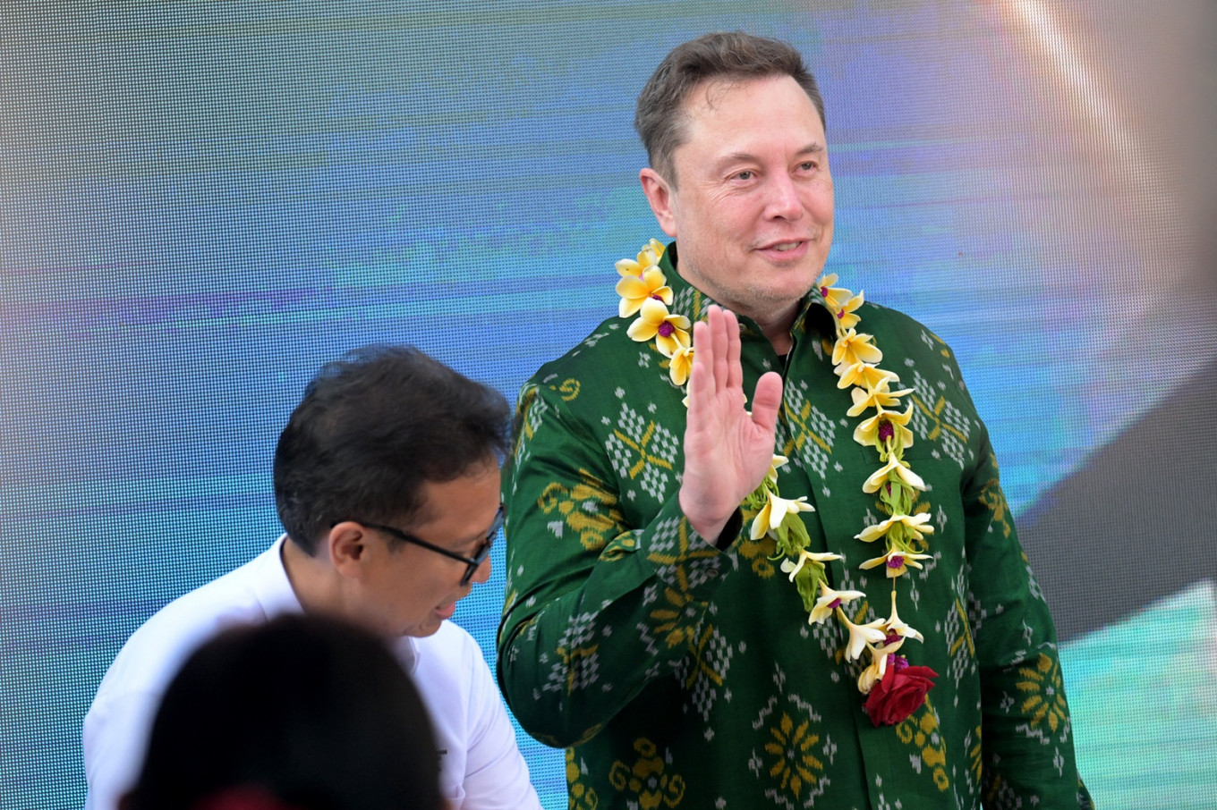 Elon Musk launches SpaceX’s satellite internet service in Indonesia